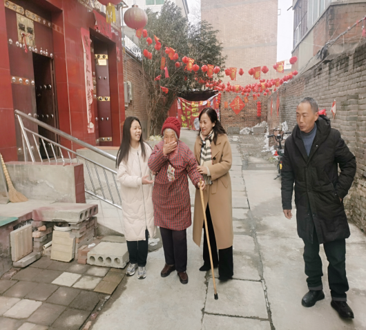 瑟瑟冬日 暖暖溫情——公司黨委、工會(huì)開展“送溫暖、送祝?！被顒?dòng)